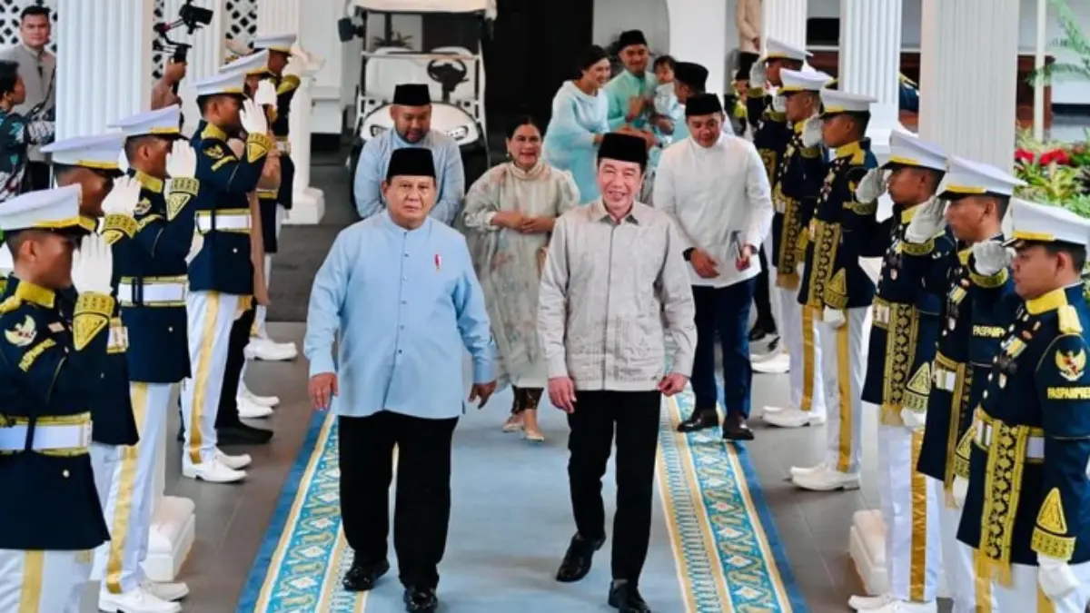 Jokowi bersama keluarga hadir dalam acara open house Presiden Prabowo di Istana Merdeka (Foto: Muchlis Jr - Bi
