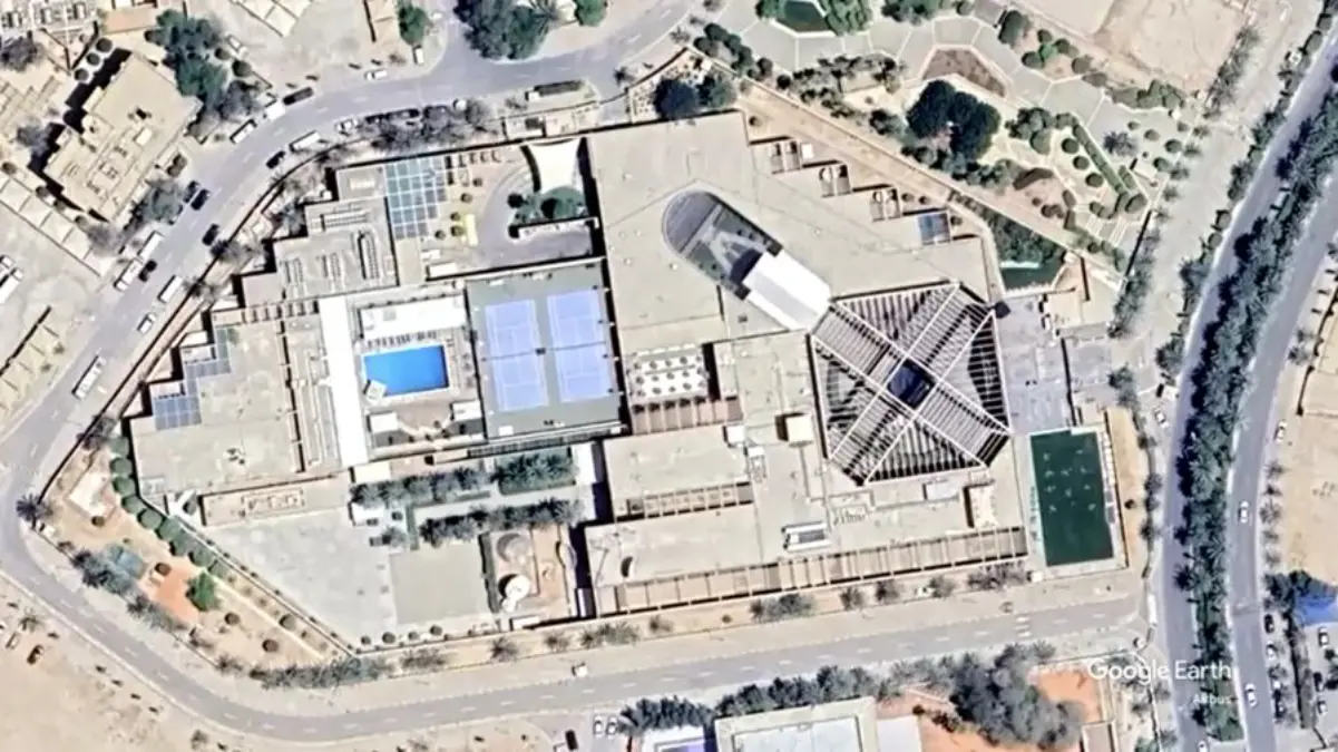 Kedutaan AS di Riyadh setelah terdengar suara ledakan dan terlihat kobaran api. (Google Earth via Reuters)