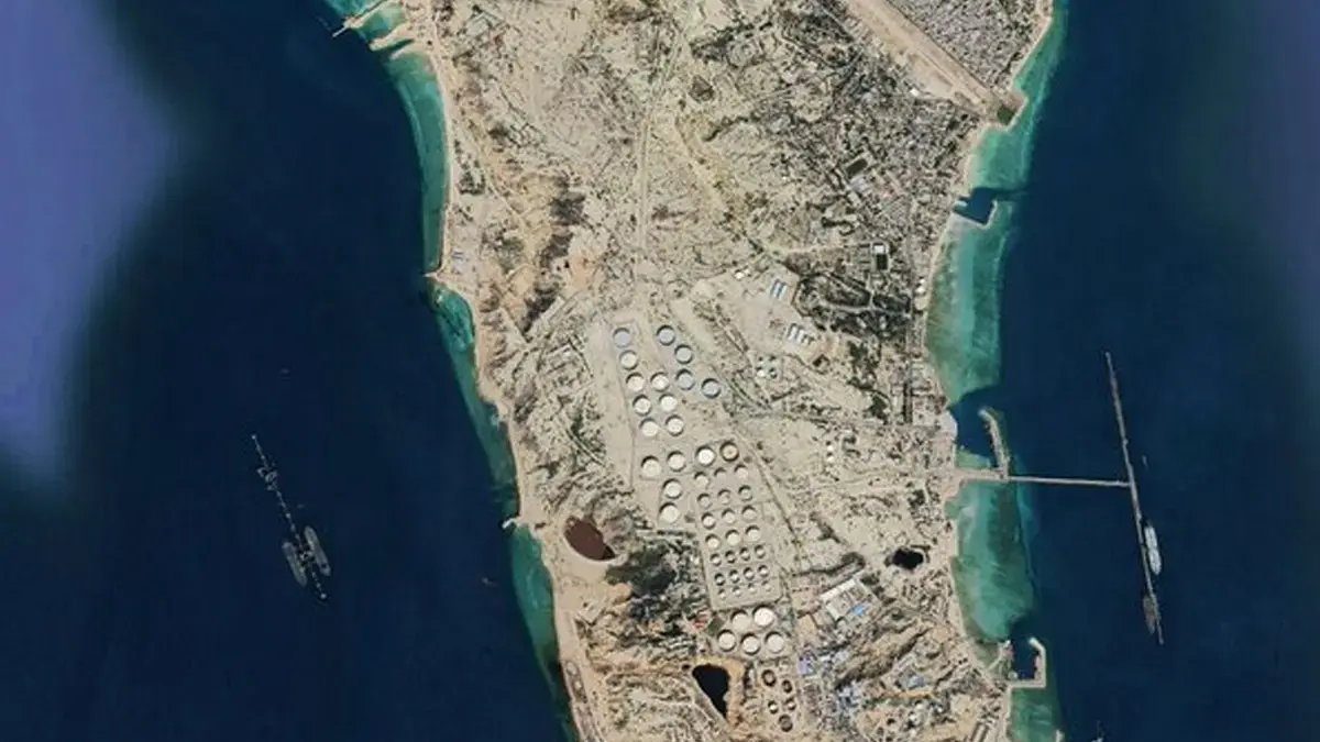 Pulau Kharg adalah sebuah pulau kecil Iran yang terletak di Teluk Persia, kira-kira 25 hingga 30 kilometer dar