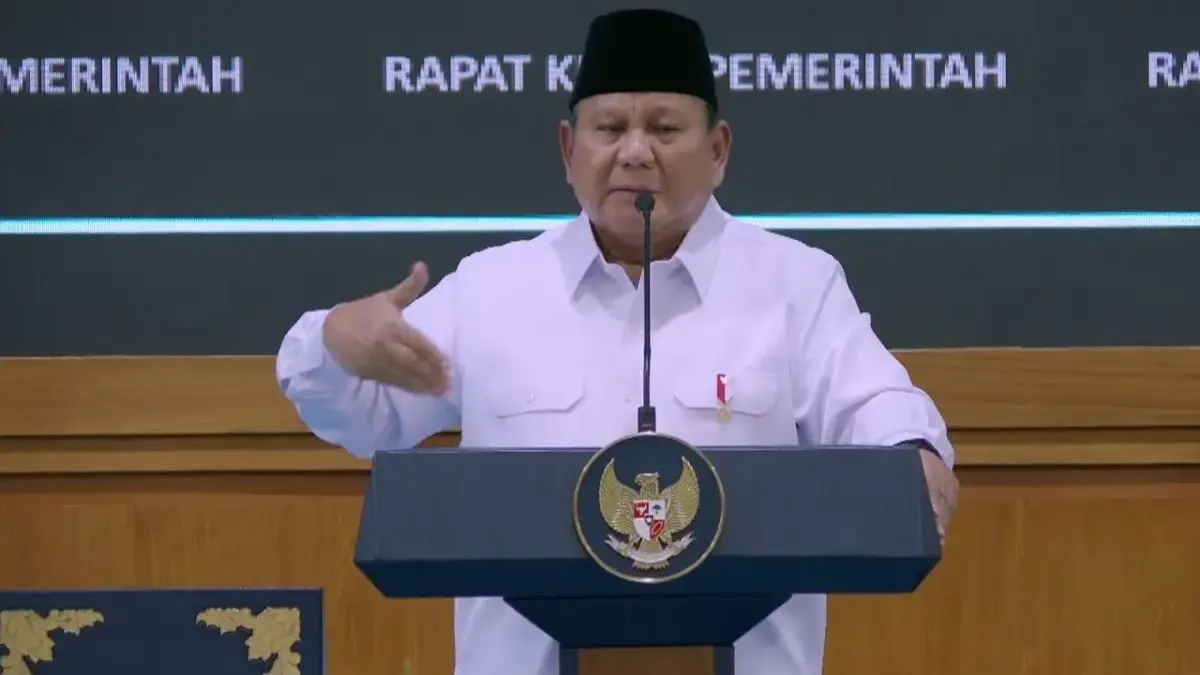 Prabowo: AI Bisa Buat Seseorang Bicara yang Dia Tidak Bicara, Saya Sering Lho Presiden Prabowo Subianto menyampaikan taklimat pada rapat kerja pemerintah anggota Kabinet Merah Putih di Ist