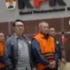 KPK resmi menahan tersangka Bupati Tulungagung Gatut Sunu Wibowo dan Ajudan (ADC) Dwi Yoga Ambal terkait kasus