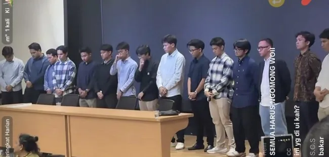 27 Korban Dugaan Pelecehan Seksual: Mahasiswa hingga Dosen Ke-16 anggota grup chat mahasiswa FH UI diduga pelaku pelecehan seksual. (Foto: X)