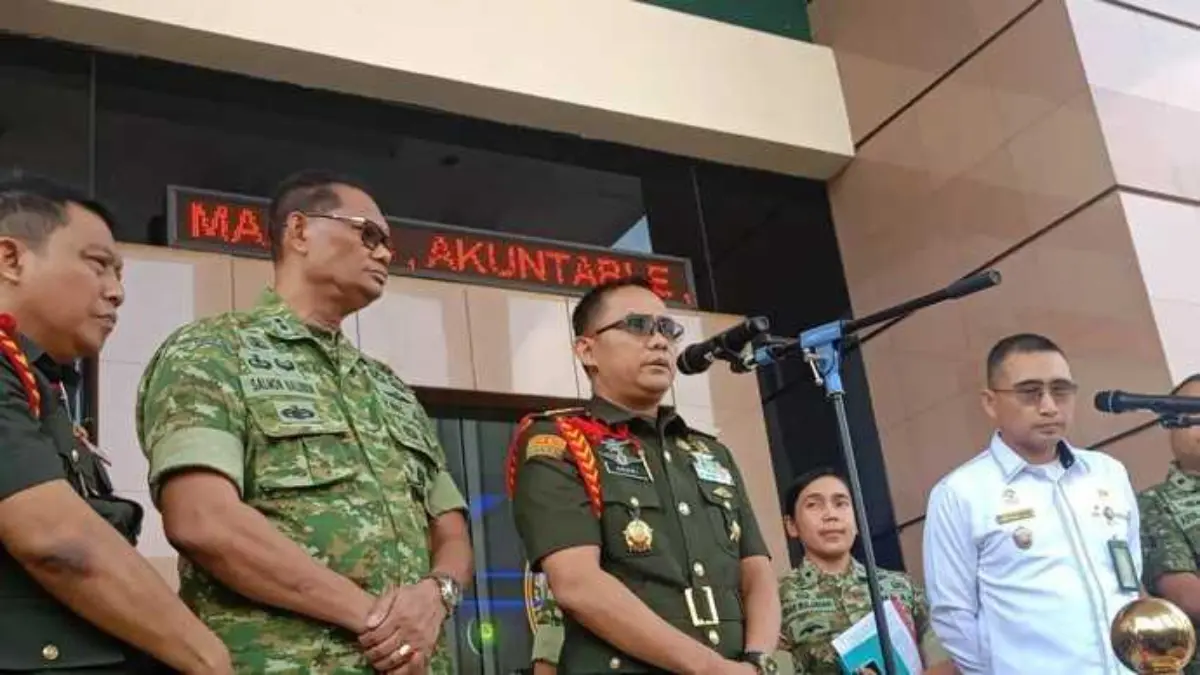 Motif 4 Tersangka Penyiraman Air Keras Aktivis KontraS Andrie Yunus: Dendam Pribadi Saat Pembahasan RUU TNI Kepala Oditur Militer II-07 Jakarta Kolonel Chk Andri Wijaya memberikan keterangan usai penyerahan berkas dan