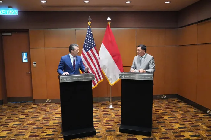 Menhan Sjafrie Bakal Kunjungi Washington Terkait Pengamanan Akses Pesawat Militer AS Lintasi Udara Indonesia Menteri Pertahanan (Menhan) RI Jenderal (Purn) Sjafrie Sjamsoeddin dijadwalkan bakal mengunjungi Washington DC