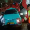 Mobil listrik tertabrak kereta di Bekasi Timur. Istimewa.