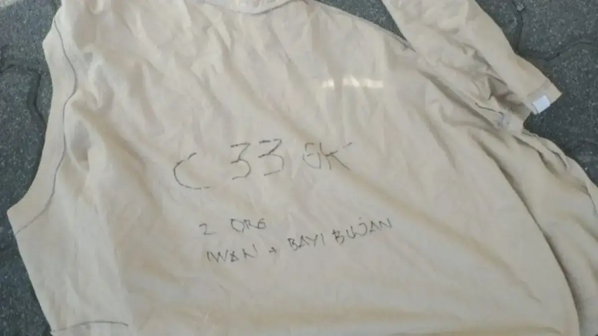 Penghuni Apartemen Mediterania, Tanjung Duren, Grogol Petamburan, Jakarta Barat, yang terjebak akibat kebakara