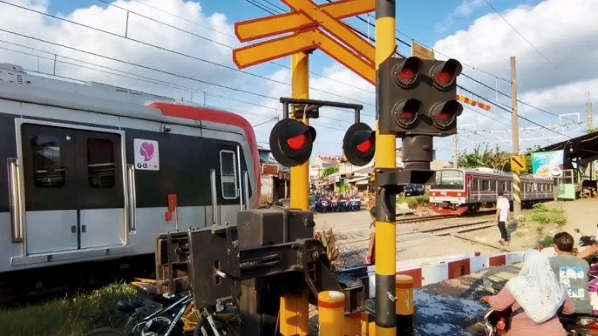 Perlintasan kereta api di Bekasi