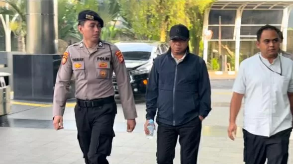 Hasil OTT KPK di Tulungagung Terbang ke Jakarta Ada 3 Tahap Komisi Pemberantasan Korupsi (KPK) melakukan operasi tangkap tangan (OTT) terhadap Bupati Tulungagung Gatut Su