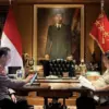 Presiden Prabowo Subianto memanggil Kapolri Jenderal Listyo Sigit Prabowo ke Hambalang, Bogor. Pertemuan empat