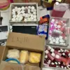 Sejumlah barang di dalam pabrik kosmetik ilegal di Cirebon. Foto: Dok. Bareskrim