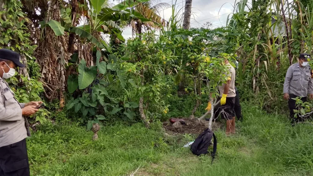Penemuan jasad pria di persawahan Banjar Cabe, Desa Darmasaba, Kecamatan Abiansemal pada Selasa (12/05/2026).