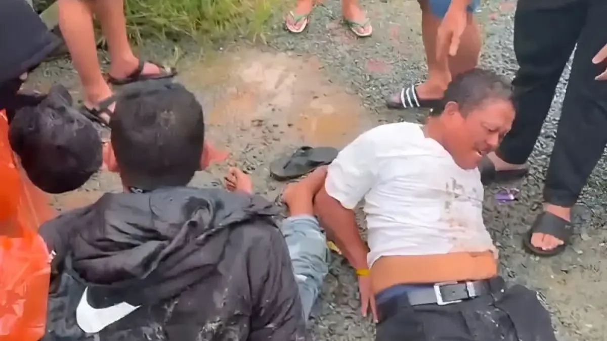 Dittipidnarkoba Bareskrim Polri mengamankan dua tersangka dalam operasi penggerebekan kampung narkoba Gang Lan