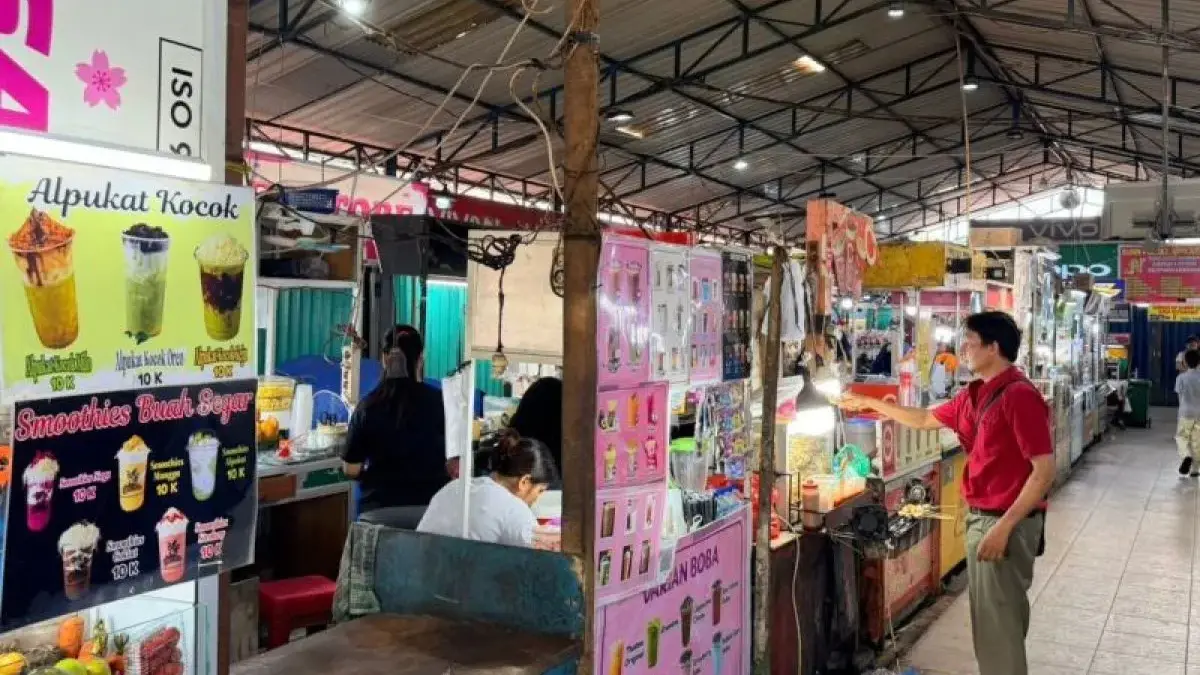 Aktivitas pedagang di Pajus Medan, Sumatera Utara kembali berjalan normal setelah PLN berhasil melakukan pemul