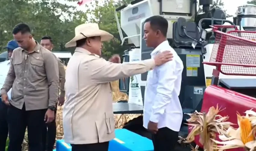 Presiden Prabowo Subianto saat menghadiri Panen Raya Jagung Serentak dan peletakan batu pertama gudang ketahan