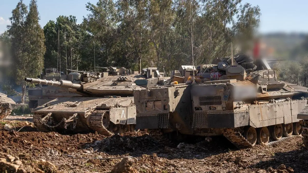Tank Israel saat menyerbu Lebanon pada Bulan Maret. (Wikimedia Commons/IDF Spokesperson\'s Unit photographer)