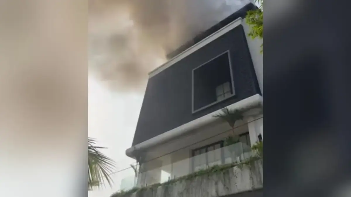 Potongan video memperlihatkan kepulan asap saat kebakaran terjadi di Jalan TB Simatupang No 3, RT03/RW02, Tanj