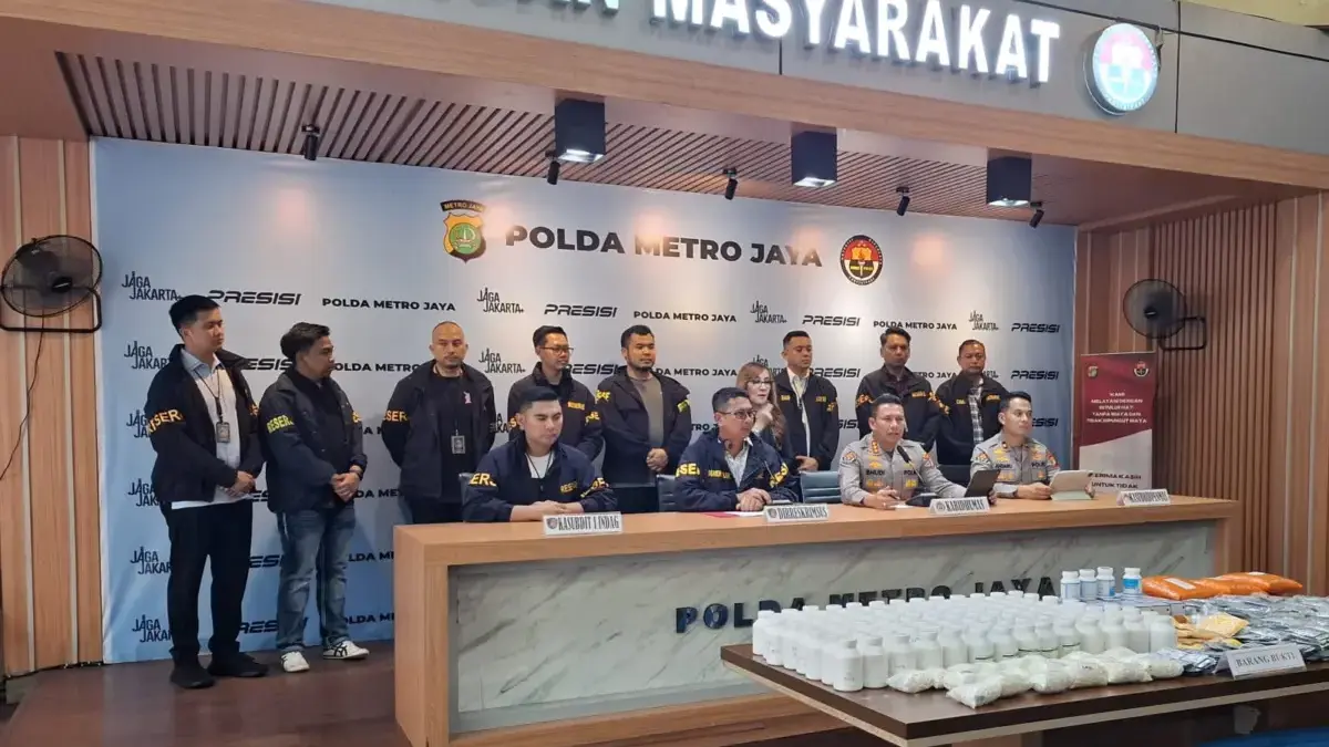 Konferensi pers pengungkapan peredaran obat keras di Bekasi oleh Polda Metro Jaya, Selasa (26/5/2026).