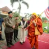 Sebanyak 57 Biksu Thudong dari Thailand, Malaysia, Laos, dan Indonesia singgah di Balai Kota Mojokerto dalam r