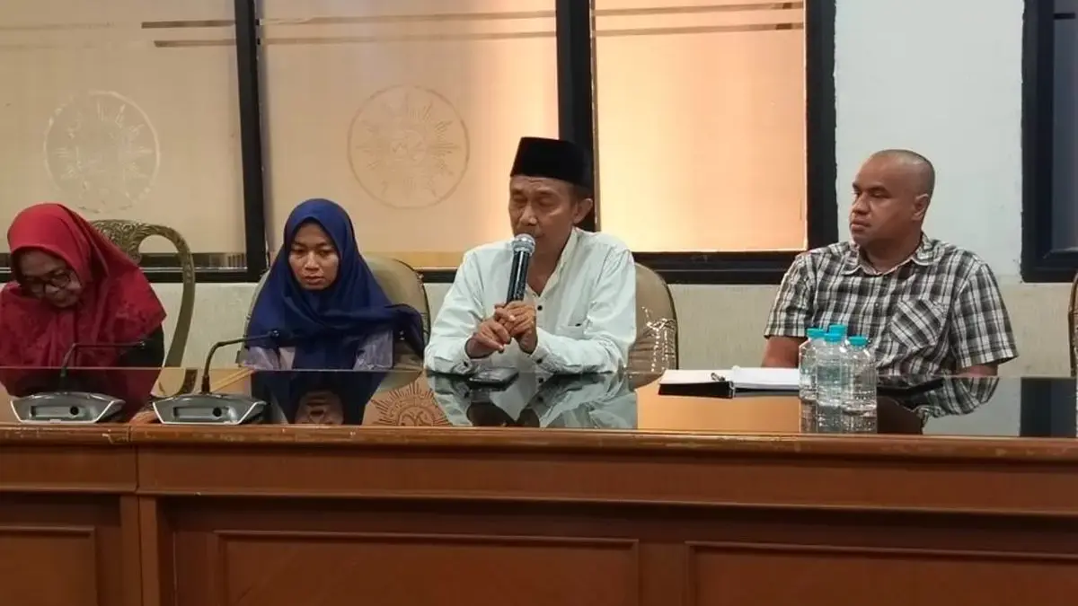 Putri Ahmad Bahar Mengaku Diintimidasi di Markas GRIB Jaya, Hercules Disebut Tak Percaya Akun Diretas Konferensi Pers LBH PP Muhammadiyah terkait dugaan penggerebekan rumah penulis Ahmad Bahar di Cimanggis, Depok