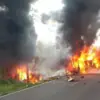 Bus Antar Lintas Sumatera (ALS) terbakar di Muratara, Sumatera Selatan. (IST)
