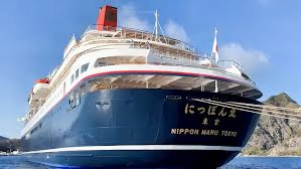 Kapal pesiar Nippon Maru.