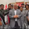 Konjen RI di Istanbul bersama dengan 9 relawan WNI yang tergabung dalam Global Sumud Flotilla 2.0. (Instagram/