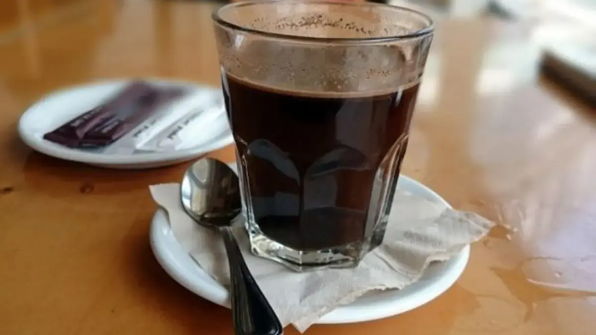 Ilustrasi minum kopi