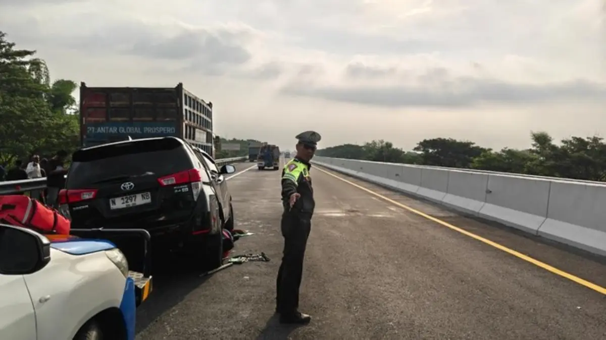 Kecelakaan Mobil Gus Hilman di Tol Paspro Diduga akibat Sopir Ngantuk Penampakan mobil anggota DPR RI kecelakaan di Tol Paspro (IST)