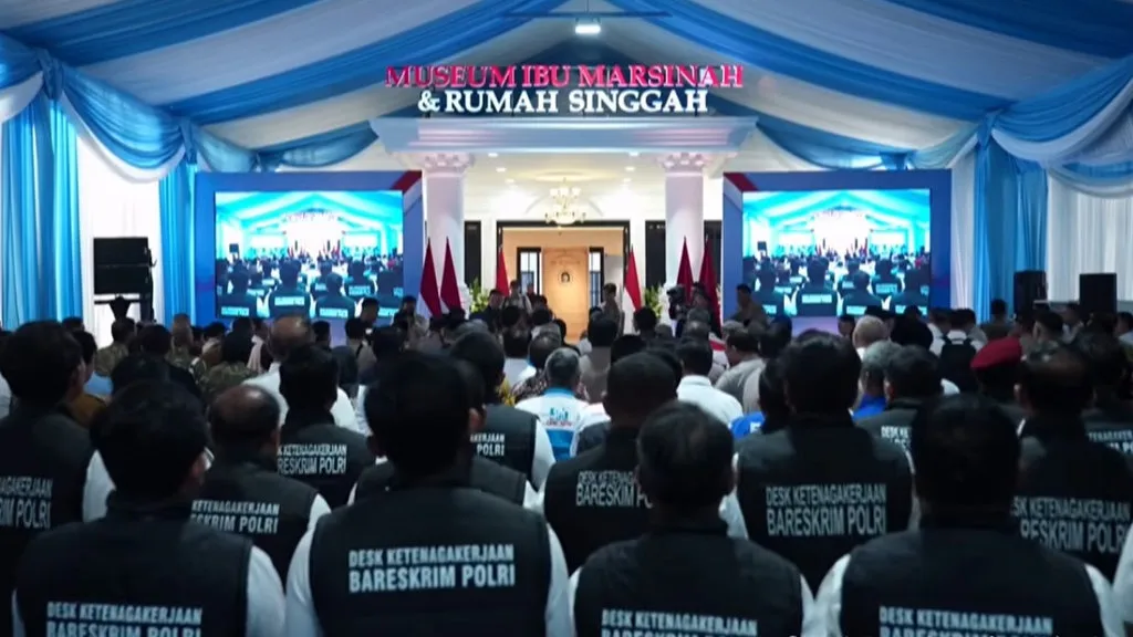Presiden Prabowo Subianto menghadiri peresmian Museum dan Rumah Singgah Marsinah di Kabupaten Nganjuk, Jawa Ti