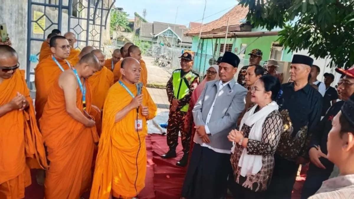 Wali Kota Semarang Sambut Rombongan Biksu Thudong Lintas Negara Saat Perjalanan Spiritual 'Walk for Peace" Dokumen Pemkot Semarang