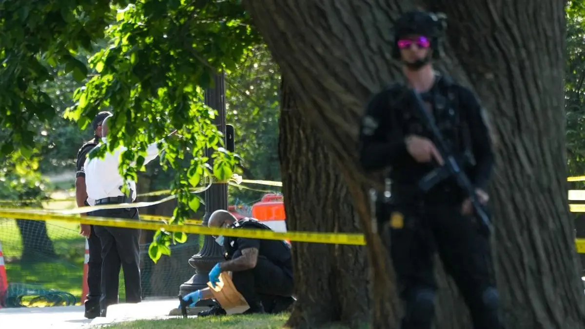 Dinas Rahasia (Secret Service) Amerika Serikat mengonfirmasi personelnya menangani insiden penembakan yang mel