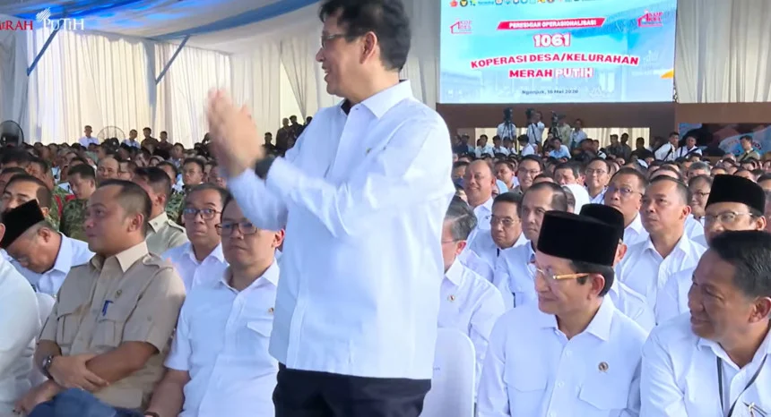Menteri Keuangan Purbaya Yudhi Sadewa merespons saat namanya disebut Presiden Prabowo Subianto dalam peresmian