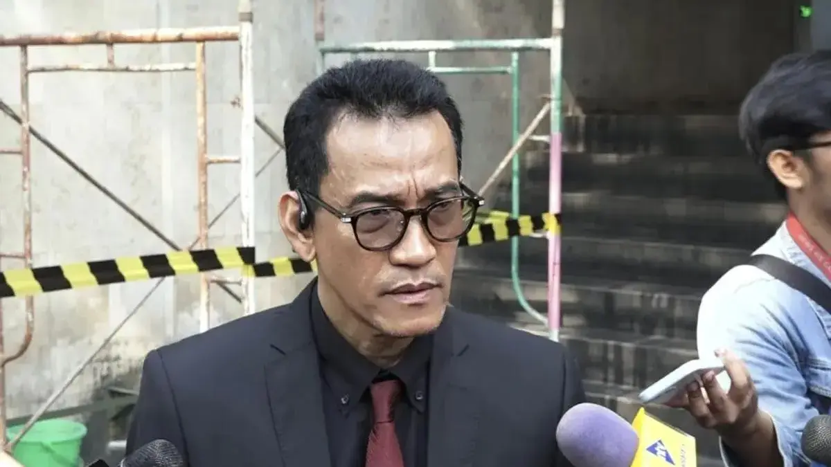 Kuasa Hukum Roy Suryo dan Dokter Tifa yakni Refly Harun