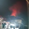 Kebakaran rumah tinggal terjadi di Dusun Panggang, RT 005/RW 005, Desa Losari Lor, Kecamatan Losari, Kabupaten