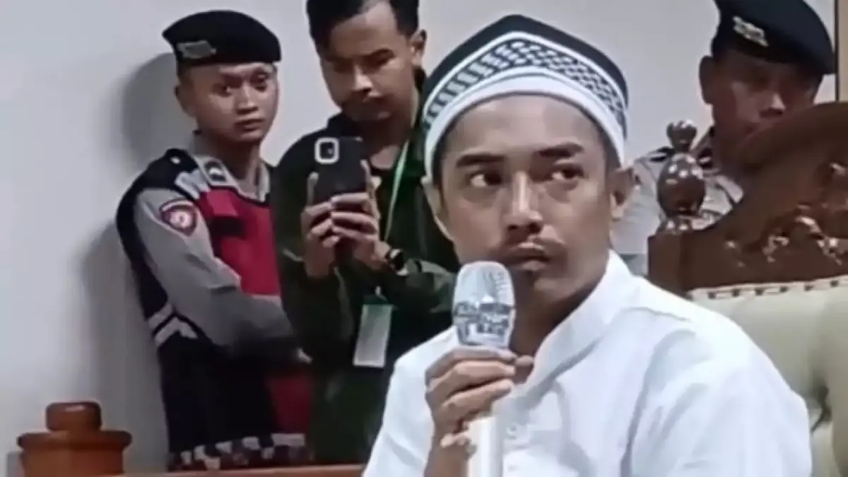 Priyo Bagus Setiawan, terdakwa kasus pembunuhan satu keluarga Haji Sahroni di Paoman, Indramayu (Sumber : Inst