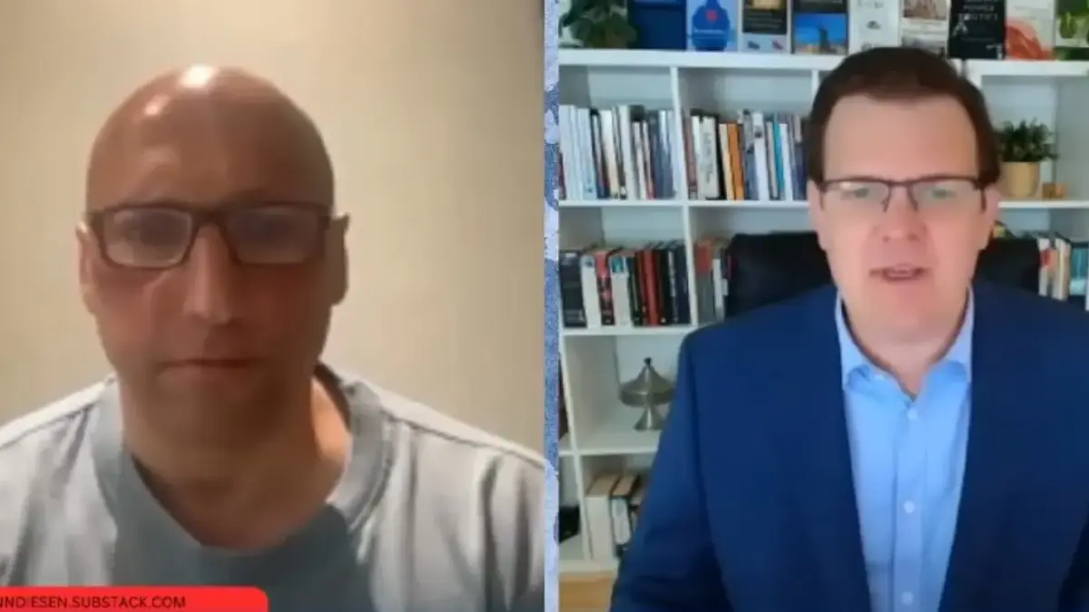 Jurnalis independen asal Kanada, Dimitri Laskaris dan jurnalis Norwegia, Glenn Diesen (Foto: YouTube)