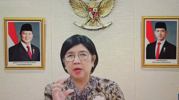 Deputi Gubernur Senior Bank Indonesia (BI), Destry Damayanti dalam keterangan pers Rapat Dewan Gubernur BI bul
