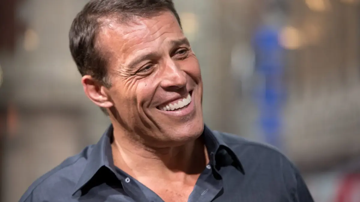 Motivator Tony Robbins