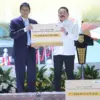 Menteri Keuangan Purbaya Yudhi Sadewa saat menerima PNBP dari hasil penelusuran aset negara oleh BPA Kejagung