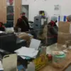 Penyidik Kejati Jabar saat menggeledah kantor DPRD Indramayu. (IST)