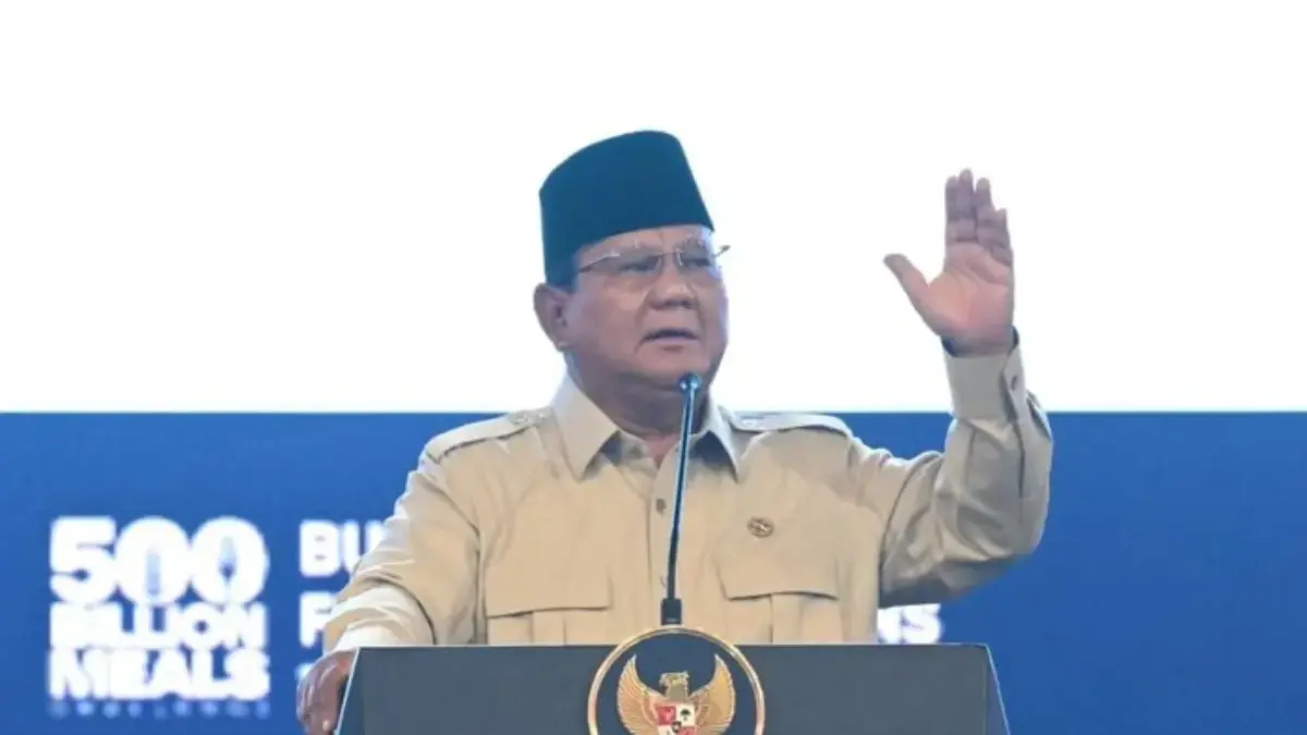 Presiden Prabowo Subianto memberikan arahan kepada ribuan peserta rapat konsolidasi Program Makan Bergizi Grat
