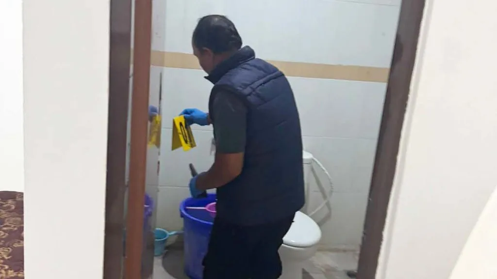 Proses olah tempat kejadian perkara meninggalnya WN Australia di Ruang Detensi Kantor Imigrasi Ngurah Rai, Sab