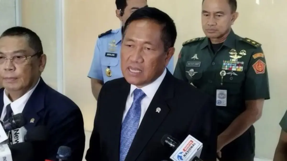 Wakil Menteri Pertahanan Donny Ermawan saat memberi keterangan di kompleks parlemen, Jakarta, Rabu, 1 Juli 202