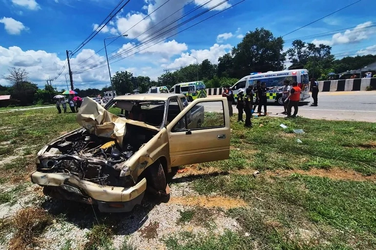 Lokasi kejadian di mana seorang anak laki-laki mengemudi mobilnya dan menabrak sekelompok biksu di provinsi Mu