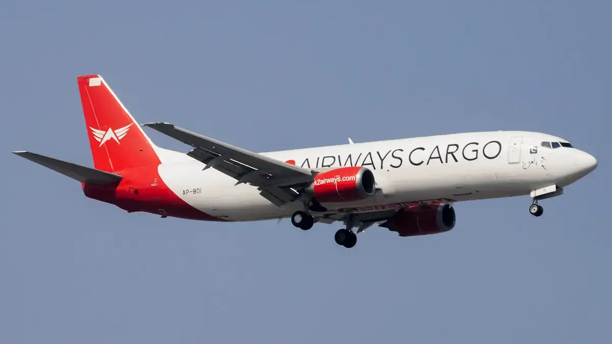 Pesawat Kargo Boeing 737 Hilang Kontak di Wilayah Lepas Pantai Karachi K2 Airways Cargo 737 AP-BOI