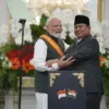 Presiden RI Prabowo Subianto (kanan) bersama PM India Narendra Modi di Istana Merdeka, Selasa (7/7). (Foto: Do