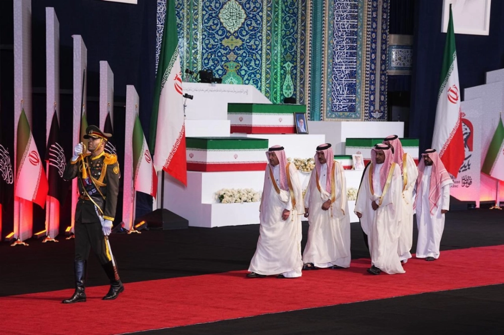 Wakil Menteri Luar Negeri Arab Saudi Walid al-Khuraiji dan satu delegasi menghadiri pemakaman mantan Pemimpin
