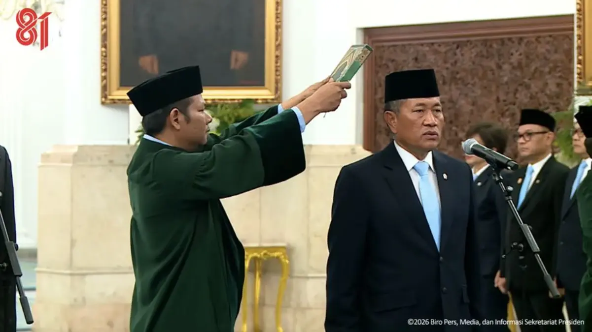 Donny Ermawan Taufanto saat dilantik sebagai Gubernur Universitas Republik Indonesia oleh Presiden Prabowo Sub