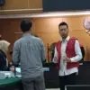 Direktur PT Peter Metal Technology Didakwa Dugaan Pencemaran dan Kerusakan Lingkungan Kasus Cesium-137 Direktur PT Peter Metal Technology (PT PMT), Lin Jingzhang, saat menjalani persidangan di Pengadilan Negeri Se