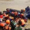 Evakuasi Jenazah Aiptu Sumaryanto. (IST)